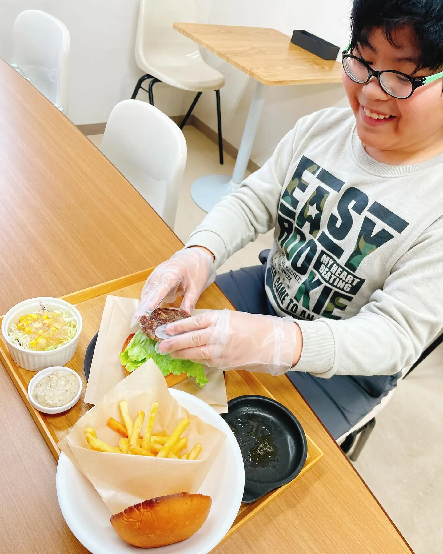 ハンバーガーは…自由だ!